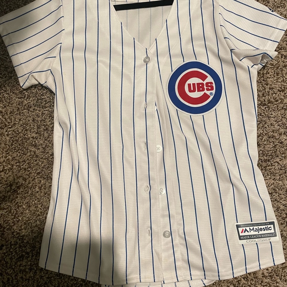 Womens cubs jersey size medium
